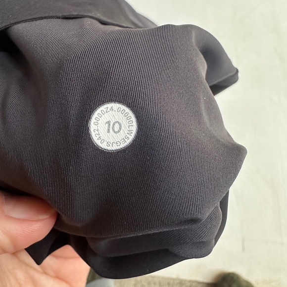 Lululemon Cargo Super High Rise Hiking Tight Leggings - Picture 6 of 6